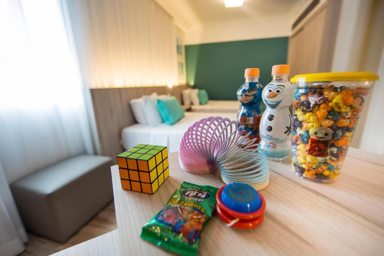 ホテル ラディソン オスカー フレイレ サンパウロ エクステリア 写真 A selection of fidget toys