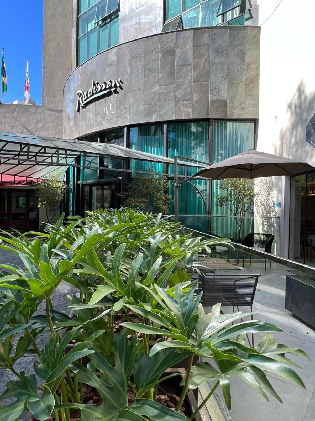 ホテル ラディソン オスカー フレイレ サンパウロ エクステリア 写真 The patio at the new location